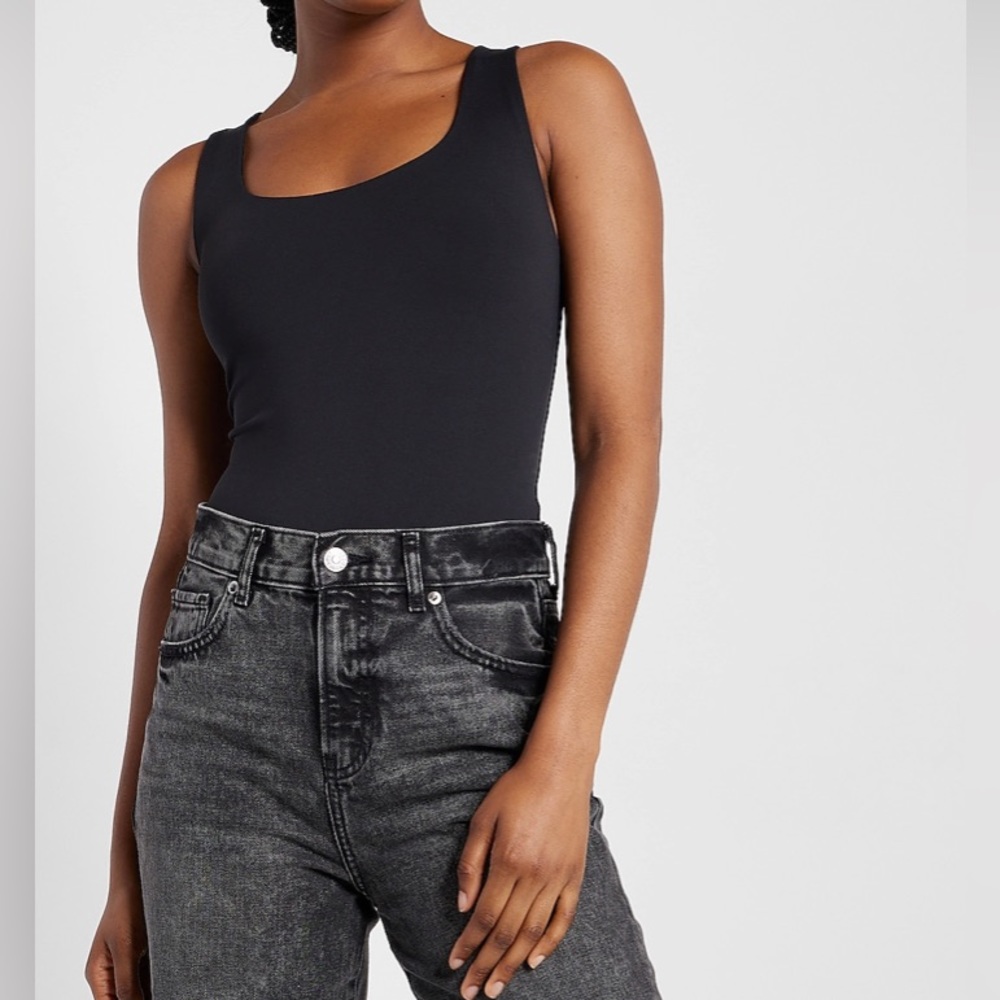 Express NWT Body Contour High Compression Scoop Neck Bodysuit Black Large